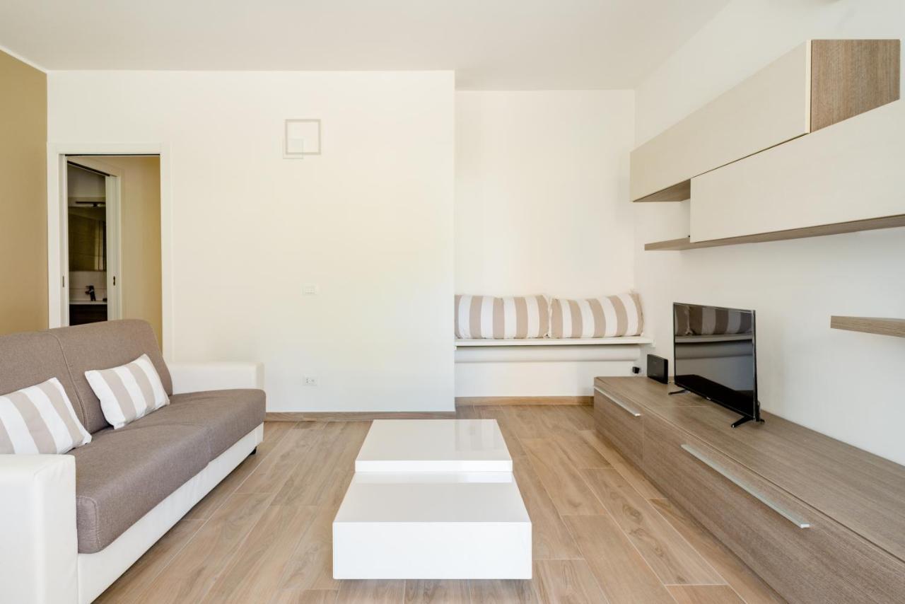 So&Mi Apartment Sirmione Bagian luar foto