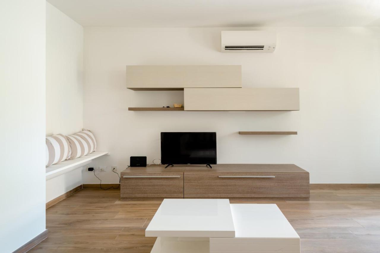 So&Mi Apartment Sirmione Bagian luar foto