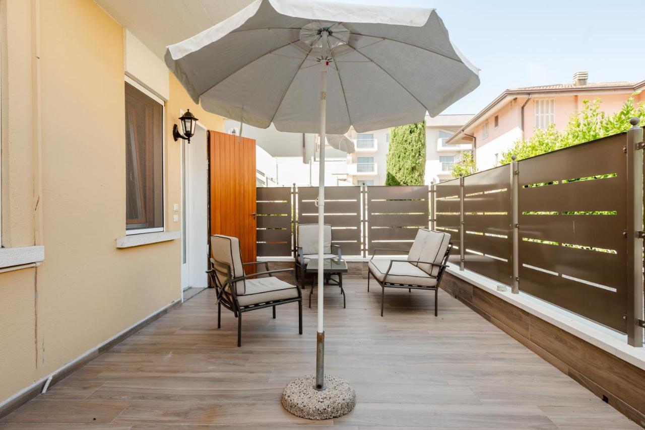 So&Mi Apartment Sirmione Bagian luar foto