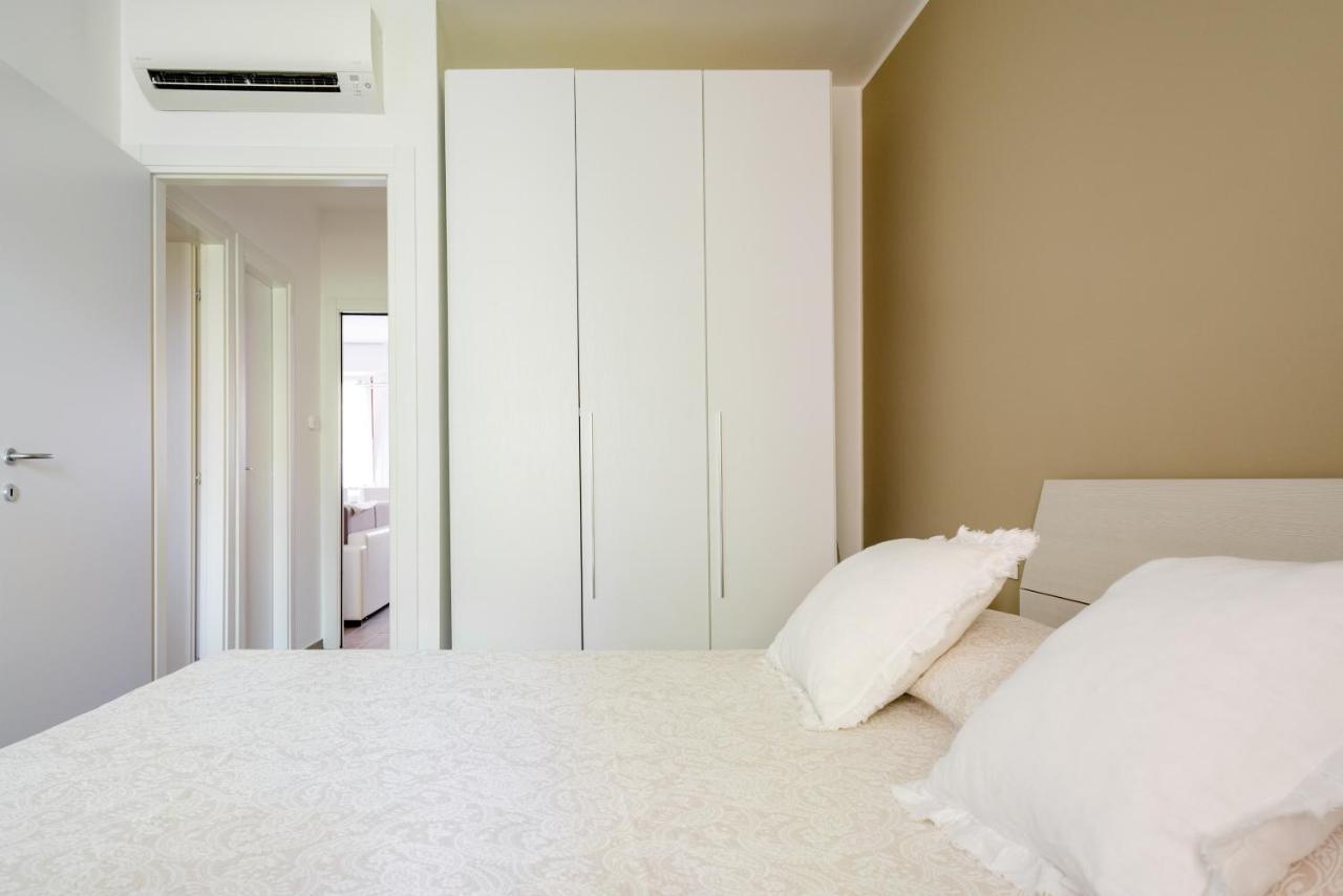 So&Mi Apartment Sirmione Bagian luar foto